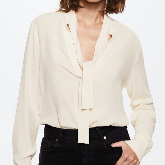 Blouse - Picture 2 of 5